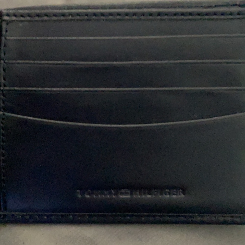 Tommy Hilfiger wallet - Picture 3 of 7